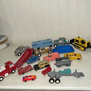 Lot vintage pressed metal tootsie toy cars fire truck camper train car more